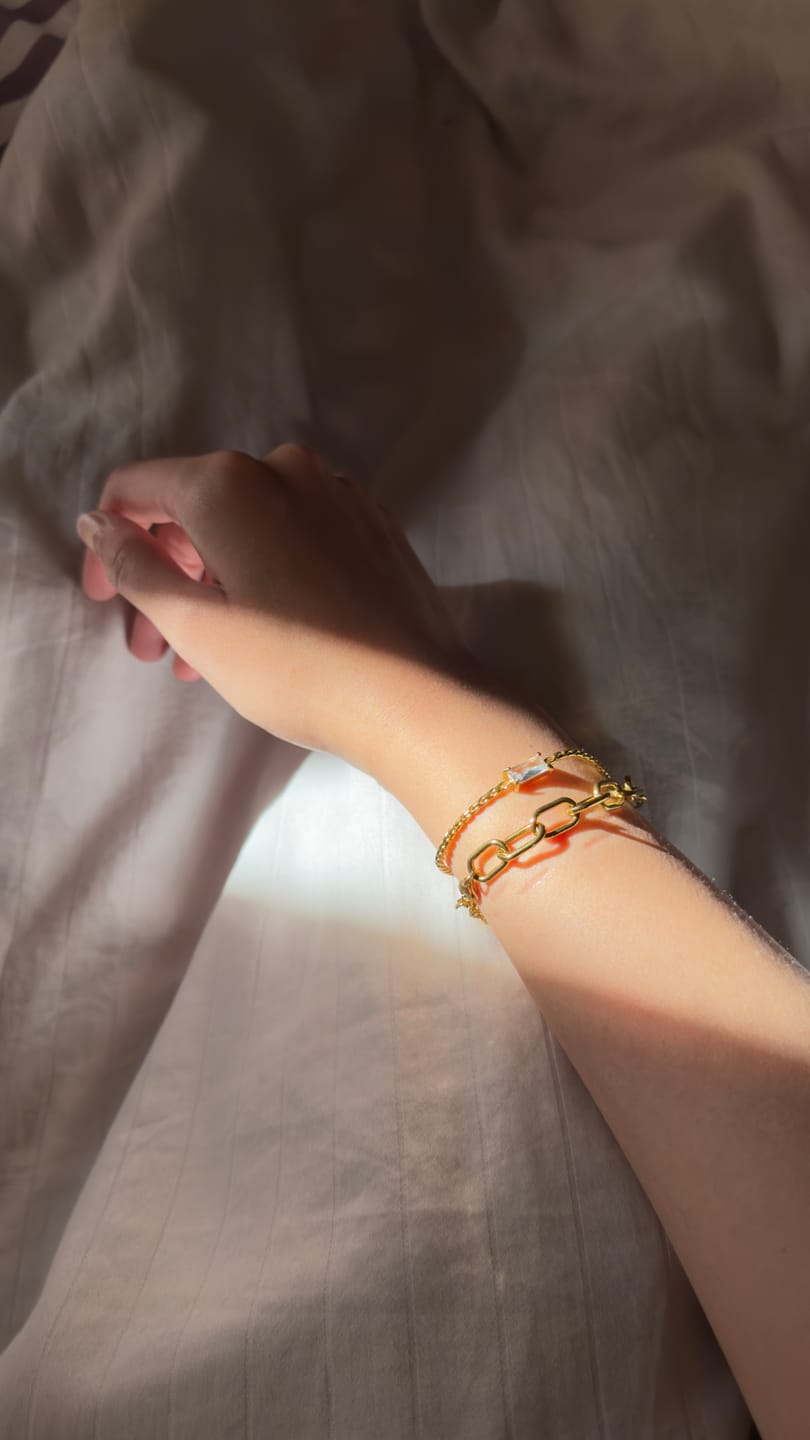 Customer photo review of Tulum Chunky Paperclip Bracelet