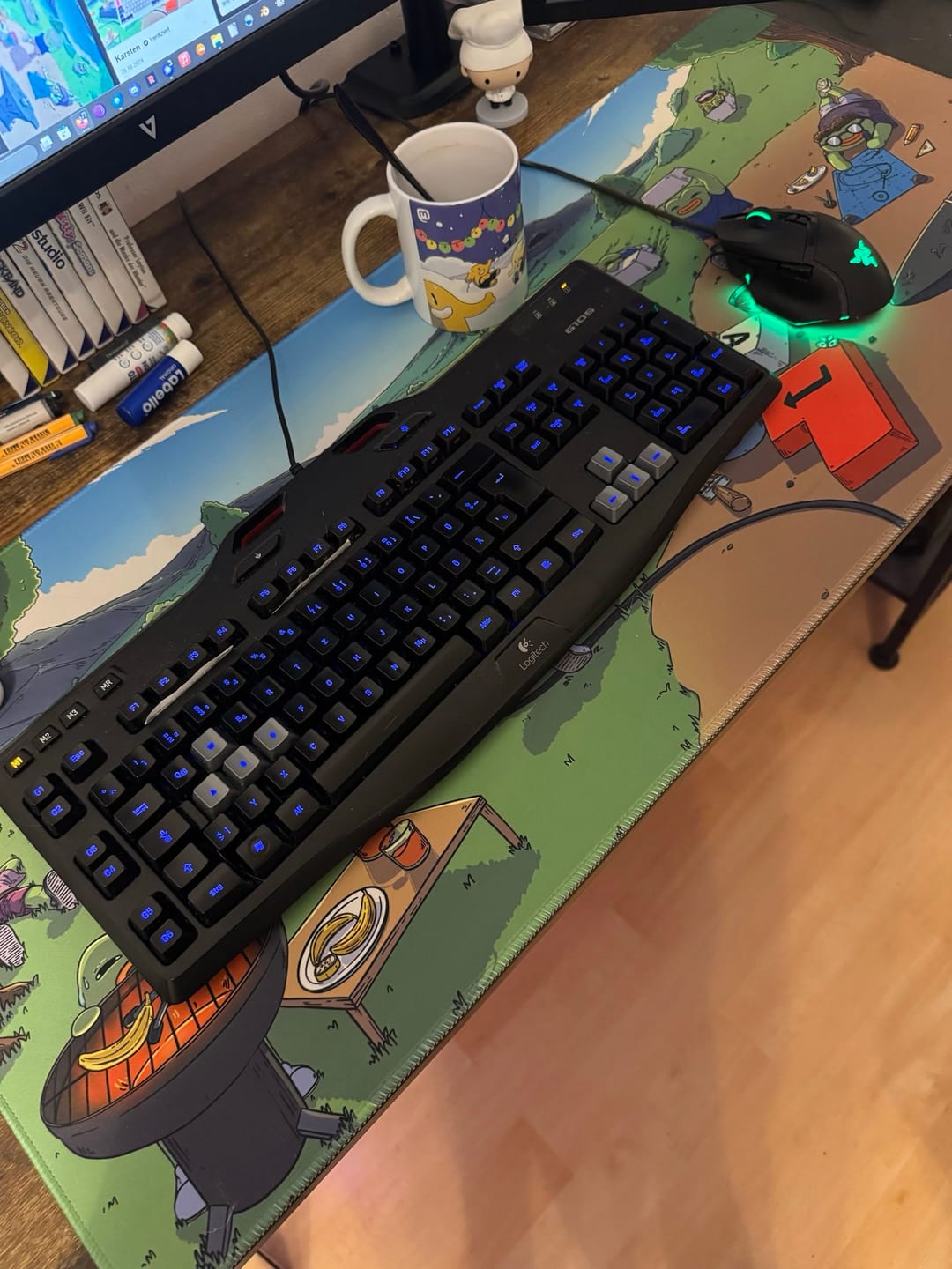 Customer photo review of Deskmat Tinkerworld