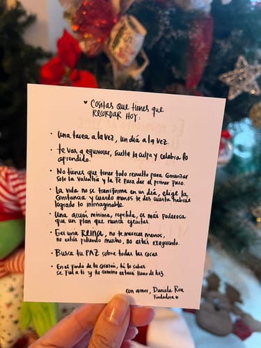 Customer photo review of Moño - Scottish Tartan Mini Large Bow