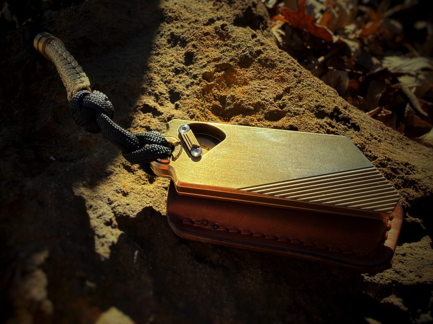 Customer photo review of 🌟Black Friday🌟 PICHI G9 Utility Knife (Titanium/Brass)