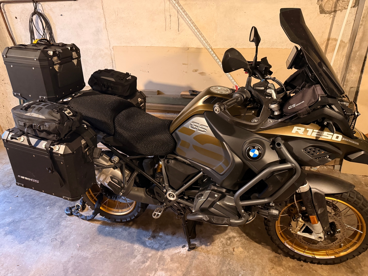 Wind Rider mesh seat cover on a BMW R 1250 GS Adventure