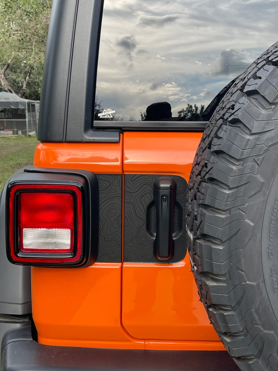 Customer photo review of Tailgate Handle Graphic | fits Wrangler JL JLU