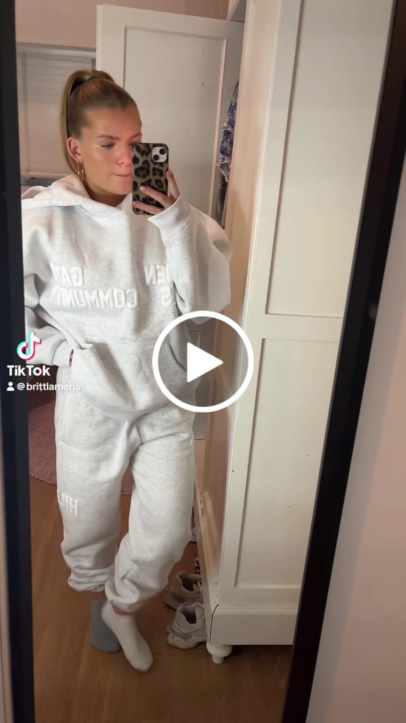 Customer video review of GATED COMMUNITY CUFFED SWEATPANTS LIGHT GREY