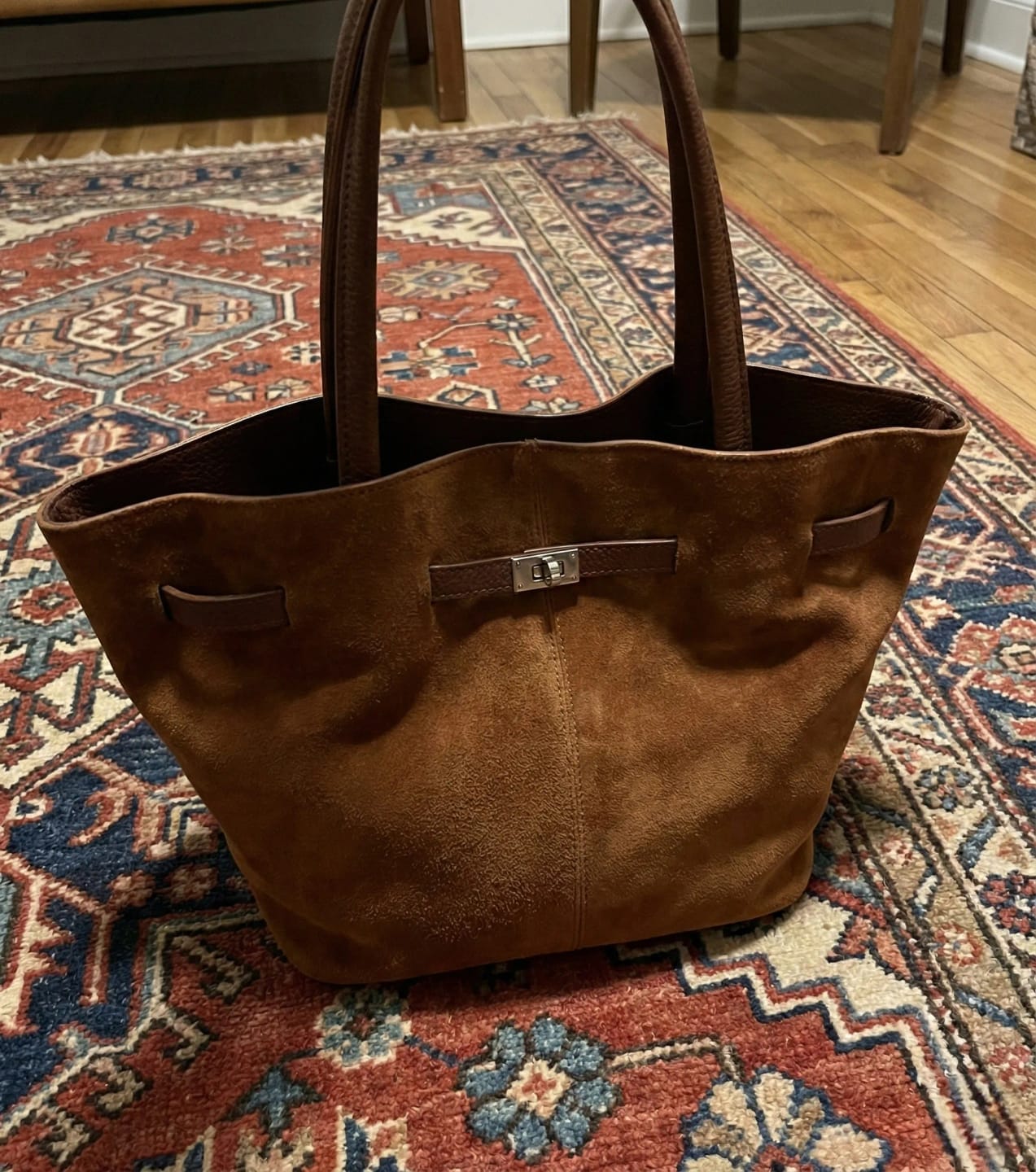 Customer photo review of Vivienne | Hakiki Süet Deri Çanta
