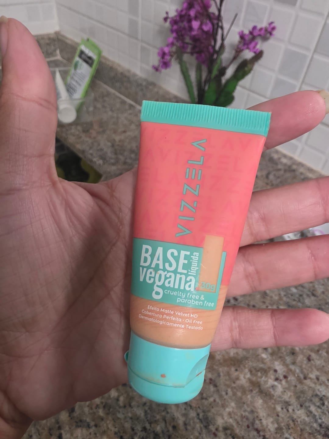 Customer photo review of Base Líquida Matte - Vizzela