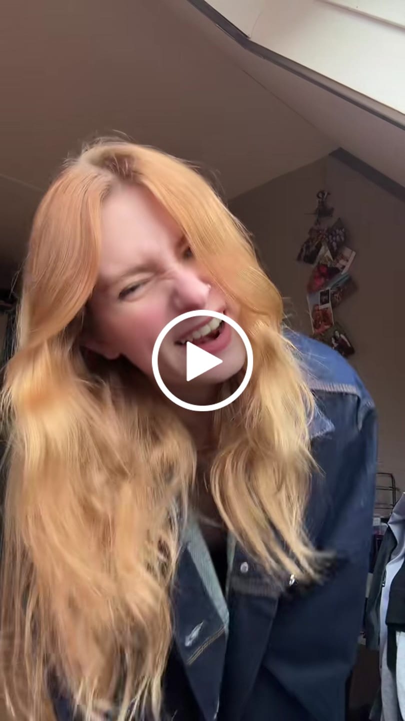 Recenzja wideo klienta dotycząca kurtki dżinsowej LOGO STITCH w kolorze indygo