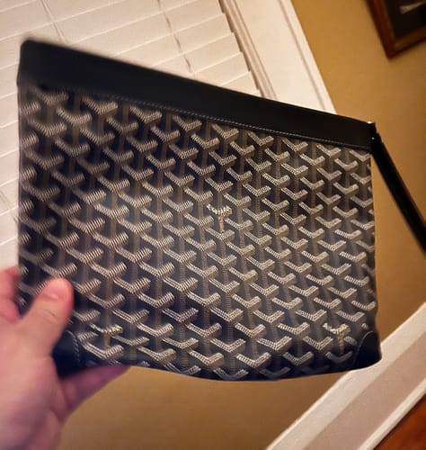Customer photo review of LV Pochette Kasai Clutches Taiga Leather 175199