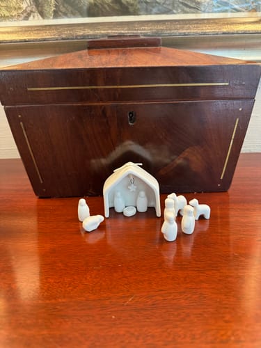 Customer photo review of Porcelain Nativity Set