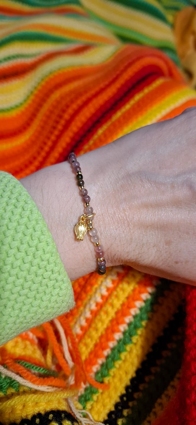 Customer photo review of Buddha-Steine Bunte Turmalin-Blumen Positive Armband
