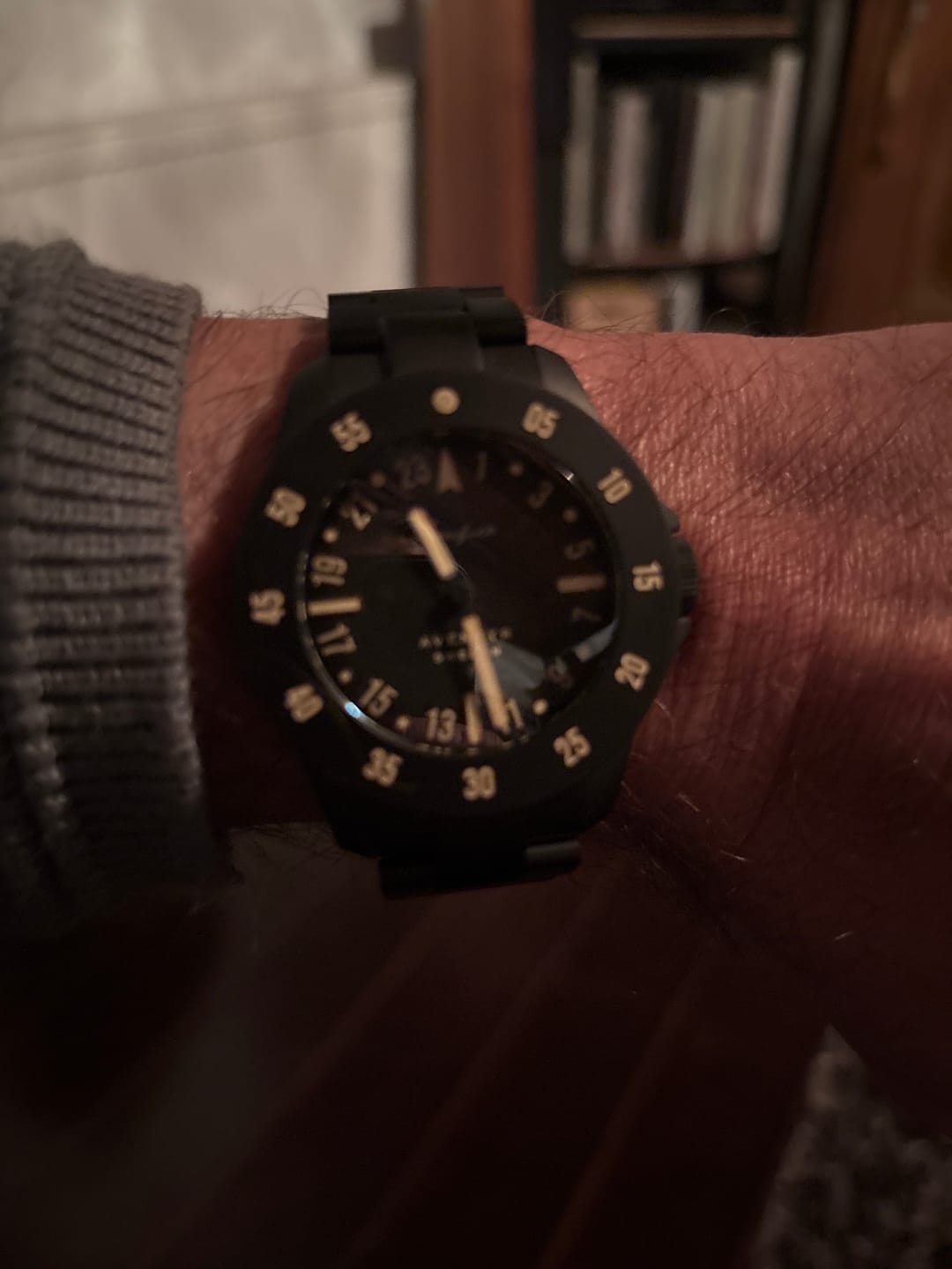 Customer photo review of Aventyr 24-Hour Vanta Black