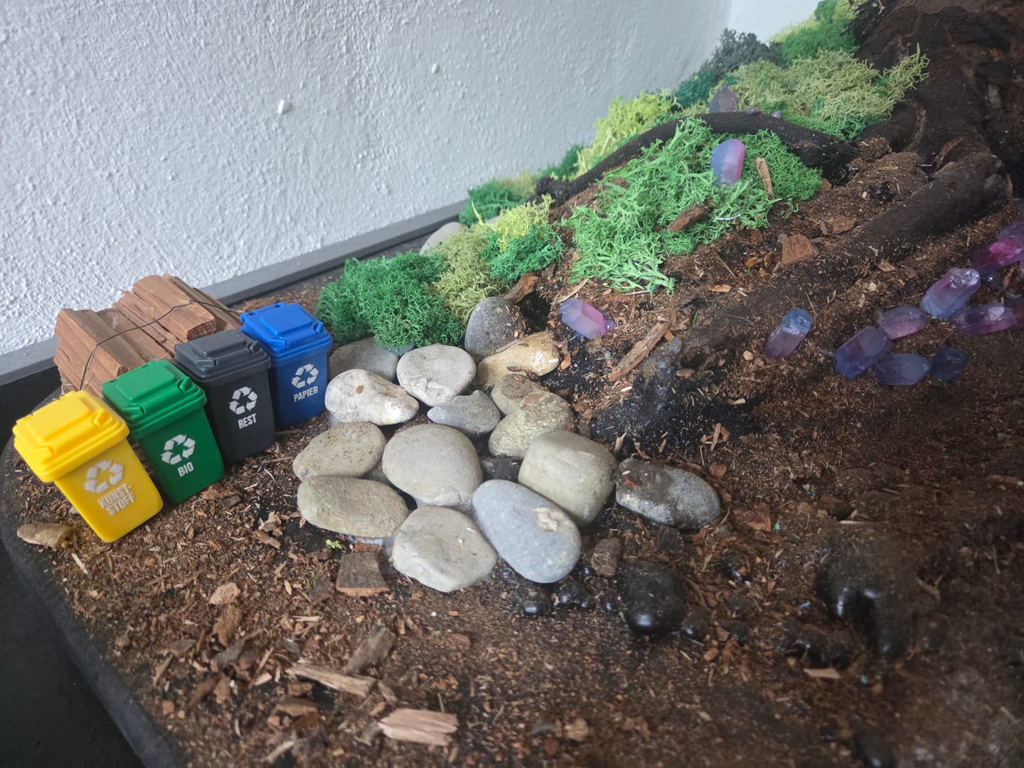 Customer photo review of Mini Mülltonnen für die Wichteltür + Recycling Memo