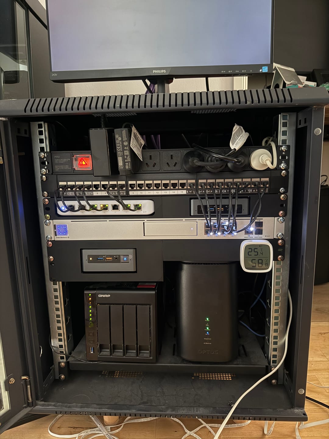 Customer photo review of Ubiquiti Unifi Ultra Switch Rack Mount (Modular)