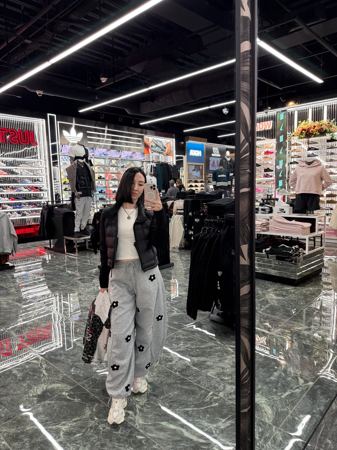 Customer photo review of Aelfric Eden Floral Embroidery Baggy Barrel Sweatpants