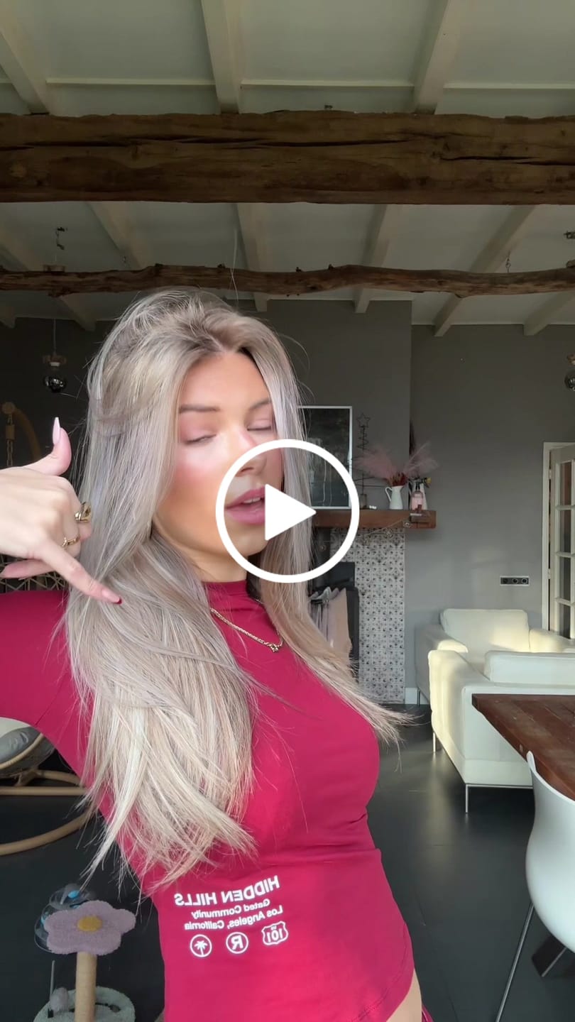 Customer video review of LABEL LONGSLEEVE TOP BURGUNDY