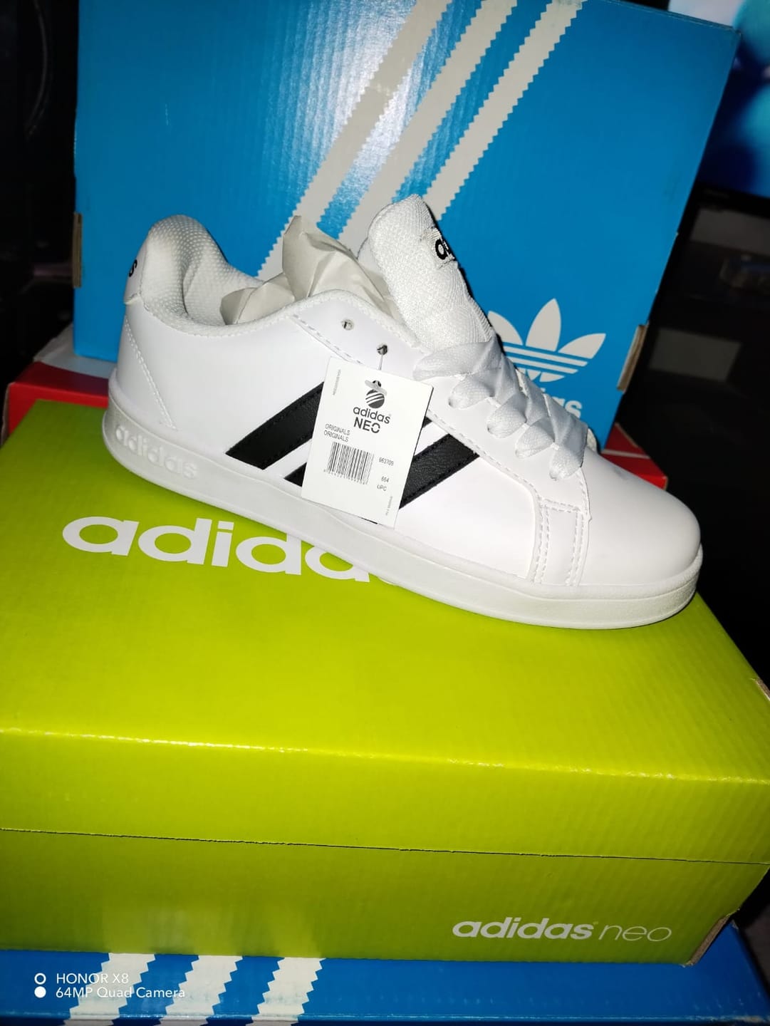 Customer photo review of Tenis Neo Grand Court Blanco Negro