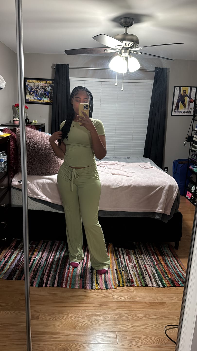 Customer photo review of TALL EVERYDAY PANT