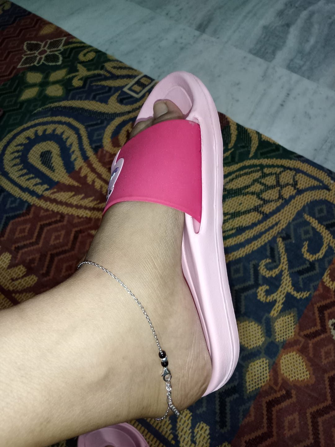 Customer photo review of Silver Minimal Black Beads Anklet