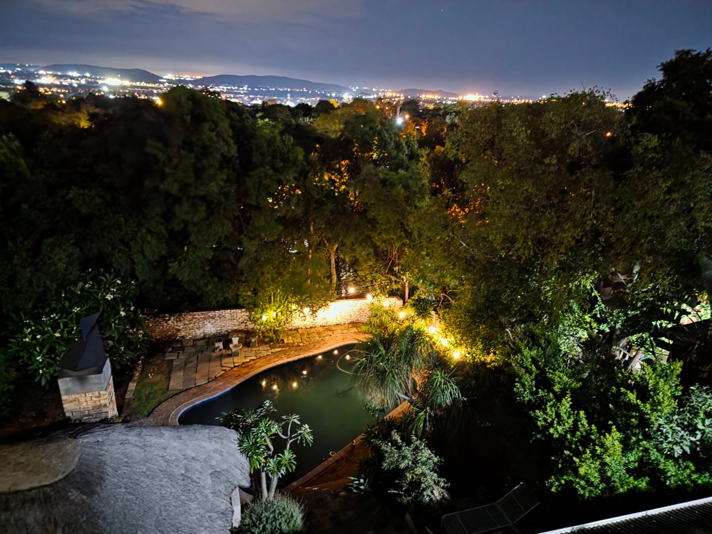 Customer photo review of Solar Festoon Bulb String Lights