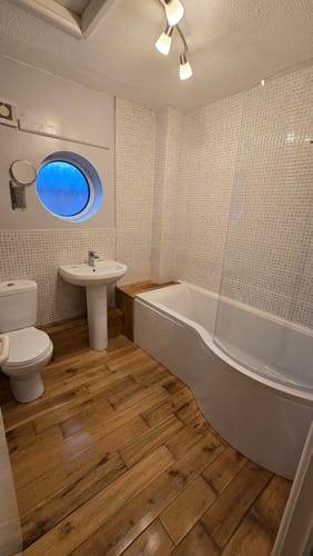 Customer photo review of Evo 555mm 1 Tap Hole Basin & Full Pedestal