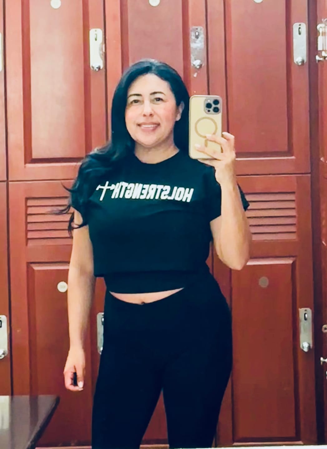 Customer photo review of Essential Crop Tee