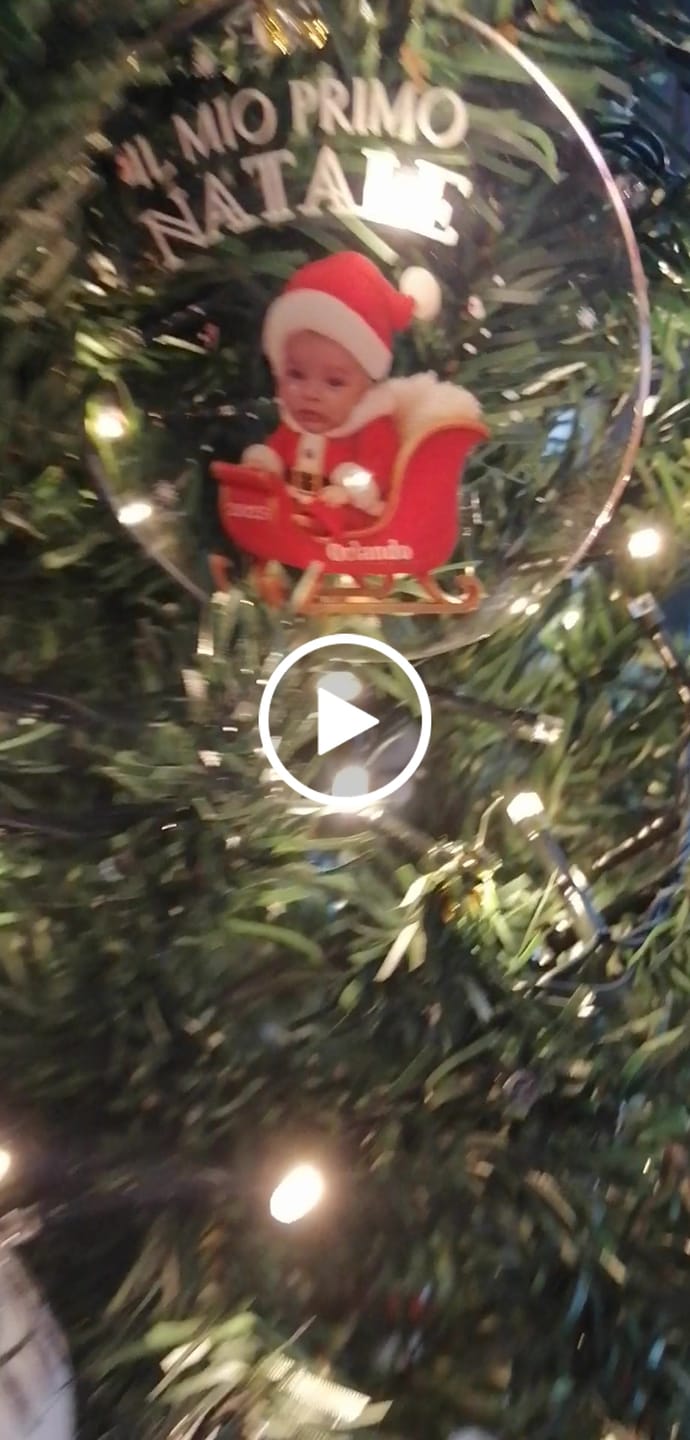 Customer video review of Geschenkverpackung für Ø10cm Baumschmuck Rot/Gold (Samt)