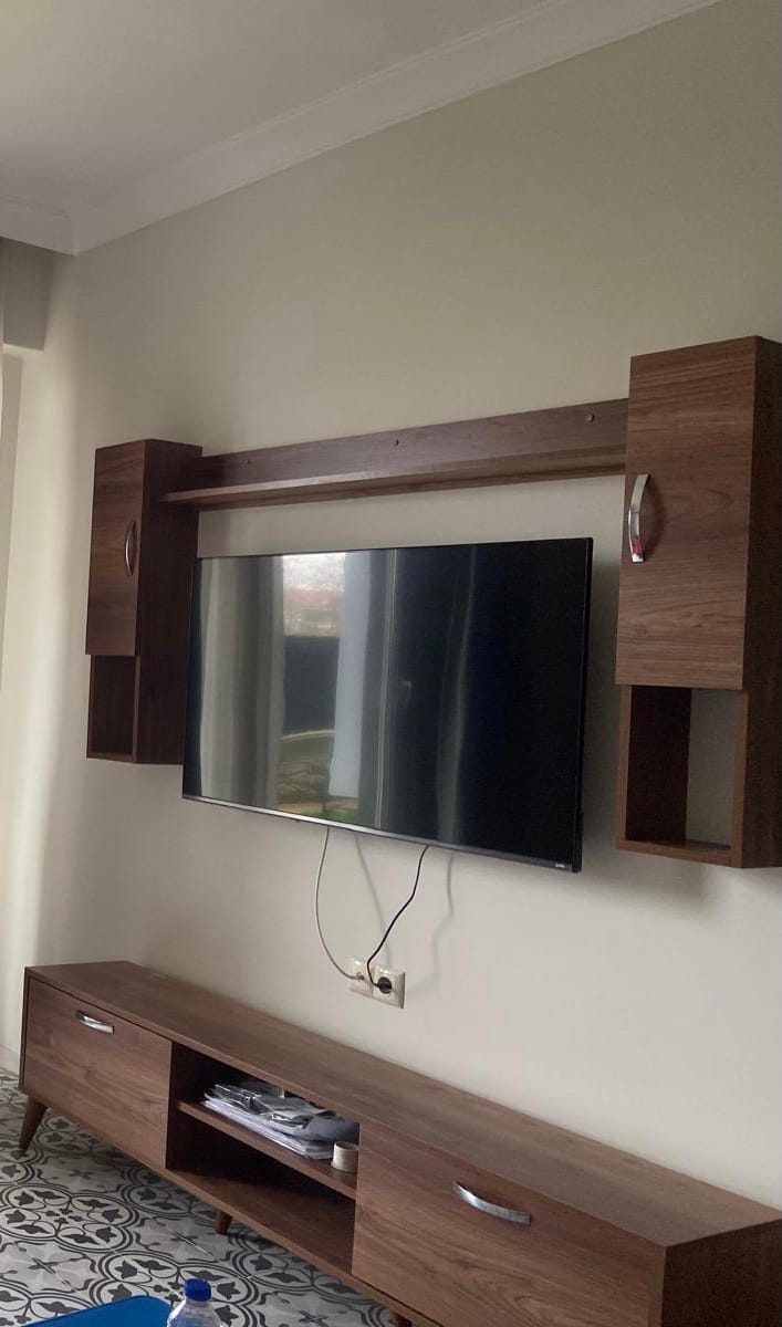 Customer photo review of Rani A9 Duvar Raflı Tv Ünitesi Kitaplıklı Tv Sehpası Duvara Monte Raflı Modern Ayaklı 180 cm Minyatür Ceviz M27