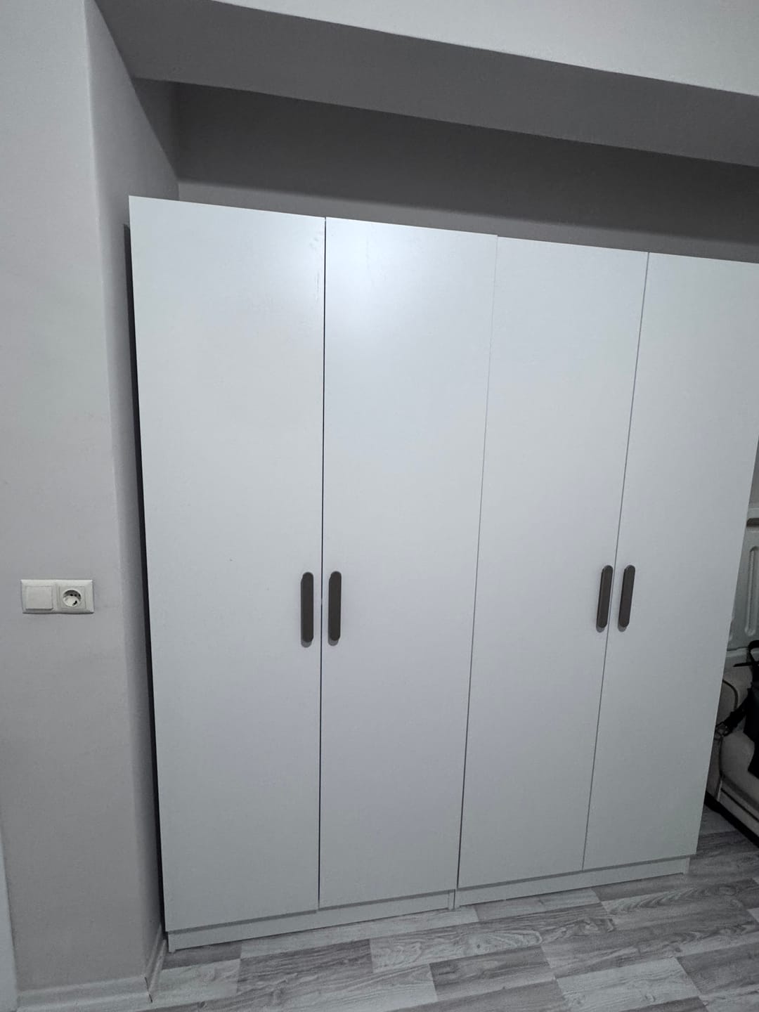 Customer photo review of Rani BA159  Gardırop 2 Kapaklı Raflı 2 Askılı Elbise Dolabı Beyaz