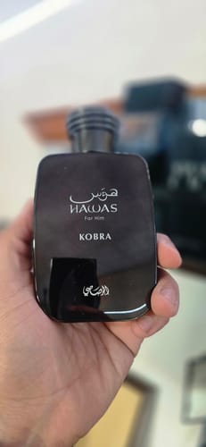 Reseña con foto de un cliente sobre Perfume Rasasi Hawas Kobra 100 ml EDP