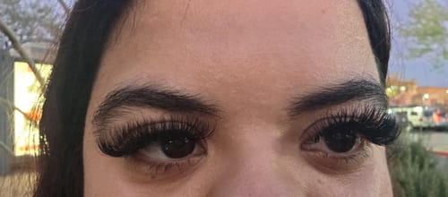 Customer photo review of Mixed W Lashes (36 rows)