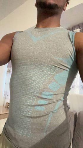 Customer photo review of Lumoria® 2.0 | Corrija a sua postura, comprima os seus abdominais, transforme a sua aparência.