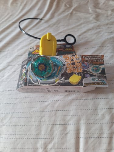 Customer photo review of Takara Tomy Ray Striker Beyblade BB-71 Unicorno D125CS Metal Masters