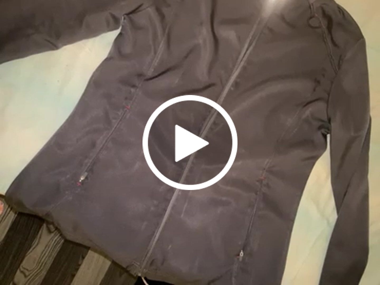 Customer video review of جاكيت برفورمنس مست وير نسائي