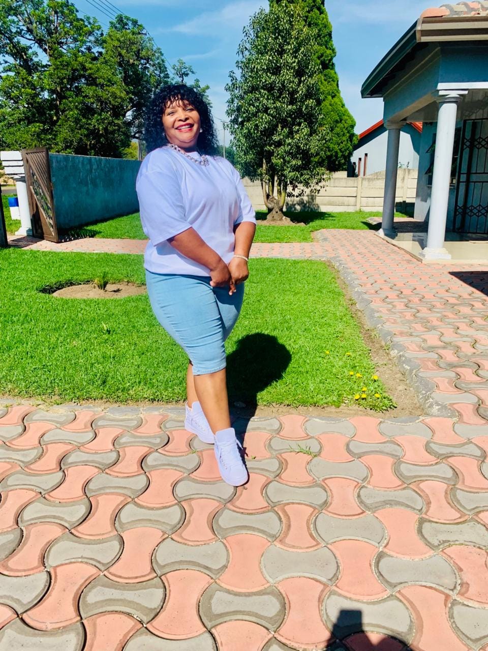 Customer photo review of Brandy Water Wave Fringe 10"