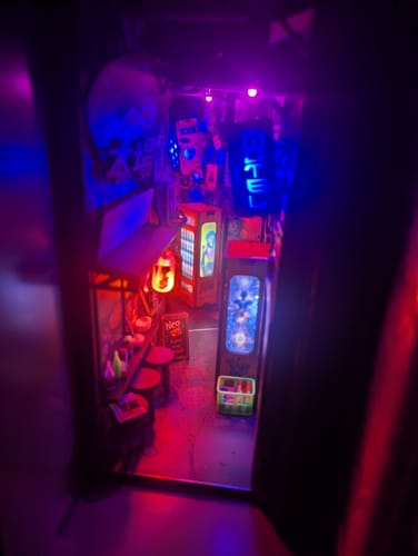 Customer photo review of Neo Ramen MiniAlley – A Cyberpunk DIY Diorama Booknook