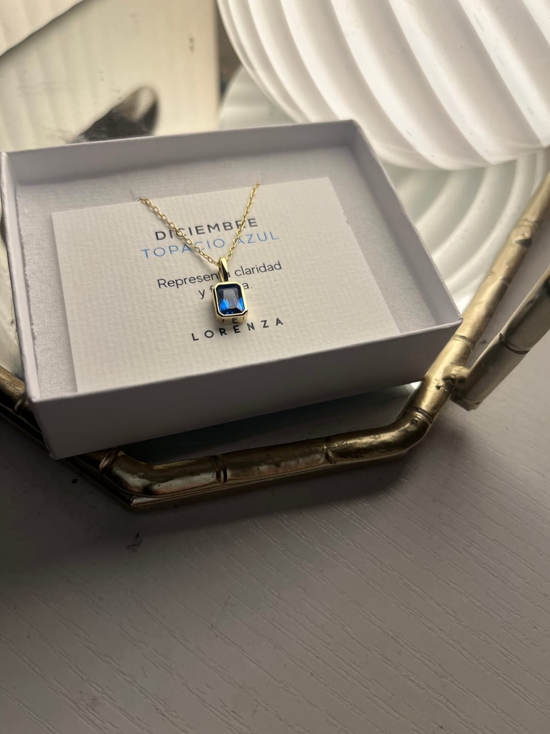 Customer photo review of Collar Birthstone Rectangular Dorado