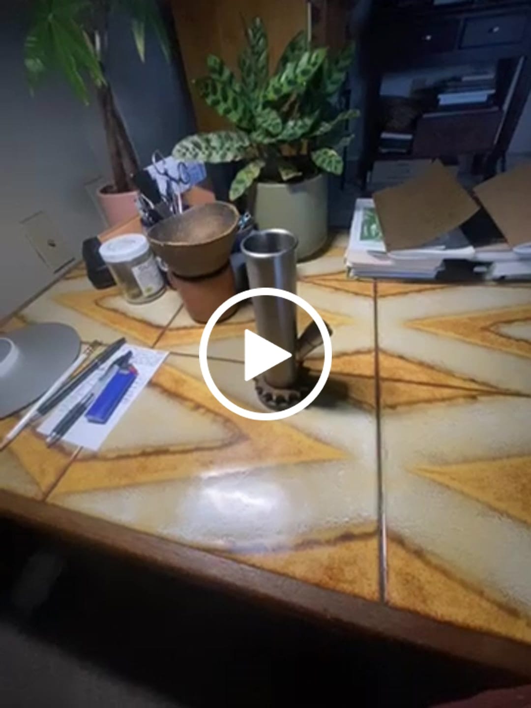Customer video review of DangleBong™️ Titanium Water Pipe