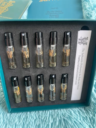 Customer's Fresh Experience perfume sample set with ten vials displayed in an open teal box.