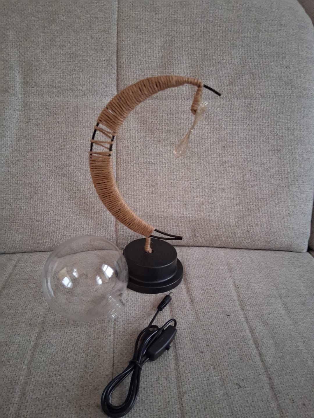 Customer photo review of Bäumlein® - Halbmond Lampe