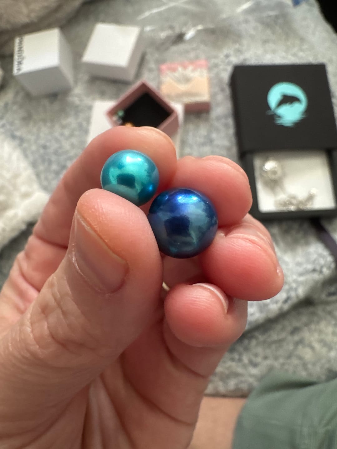 Customer photo review of Akoya Oyster - Edison Pearl 8+mm