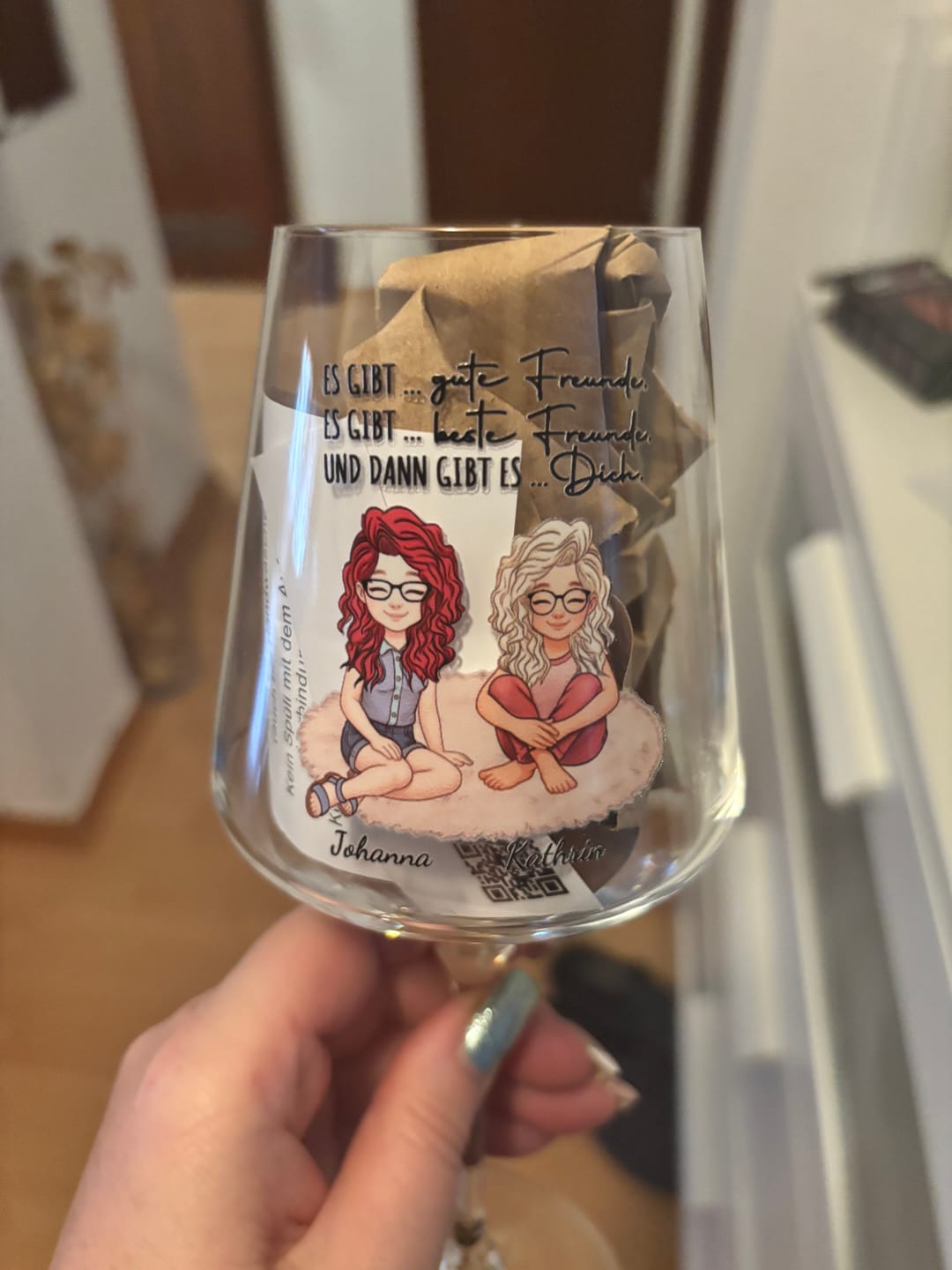 Customer photo review of Auf uns - Personalisiertes Weinglas für beste Freundinnen