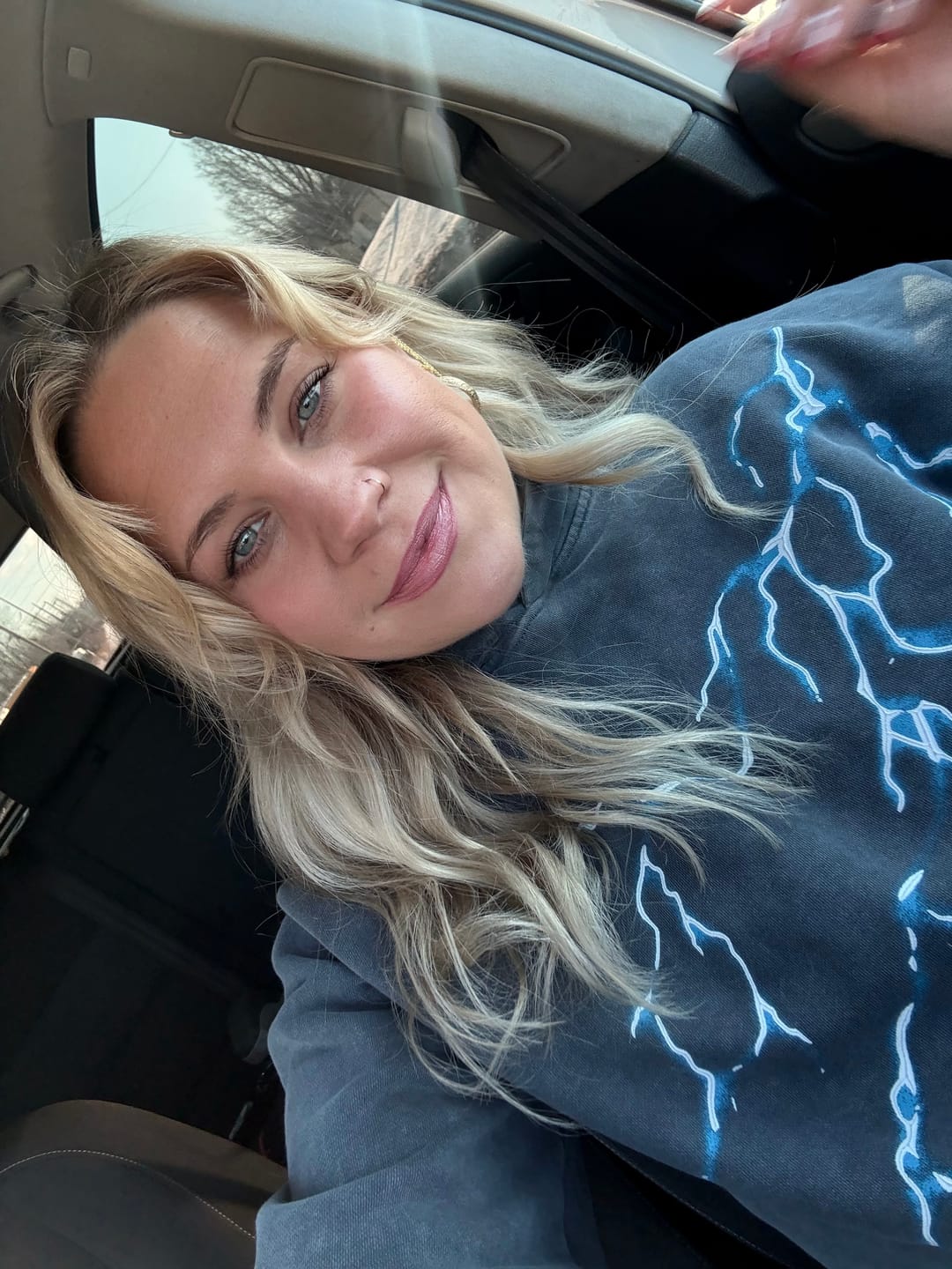 Customer photo review of Aelfric Eden Lightning Graphic Hoodie
