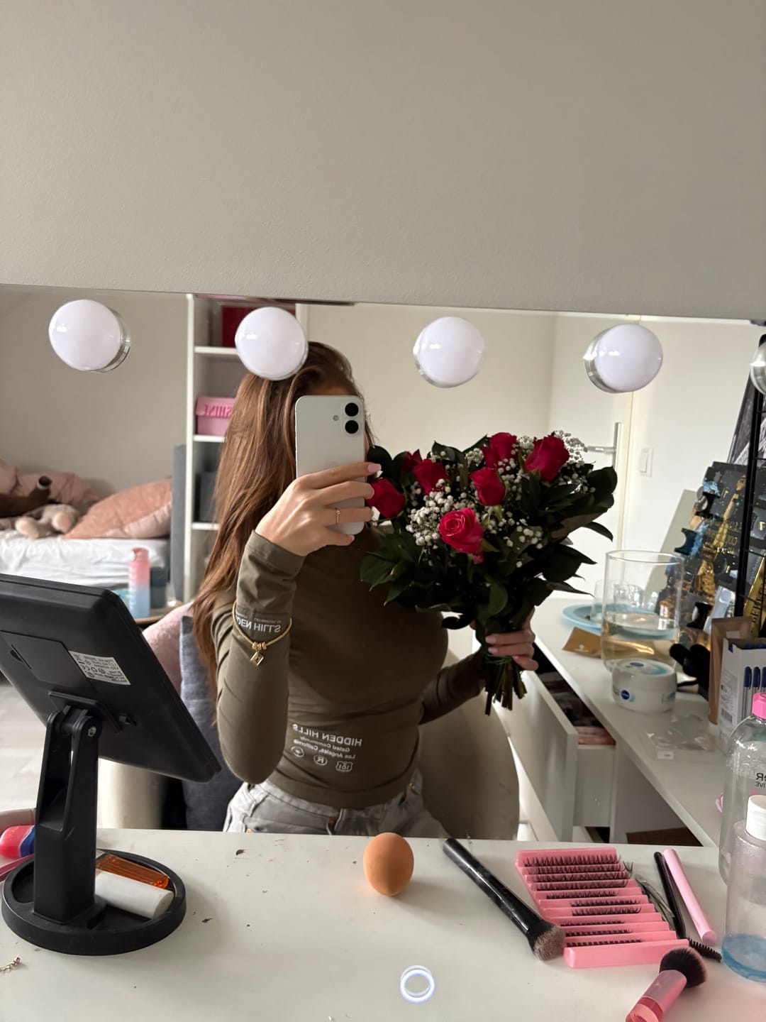 Customer photo review of LABEL LONGSLEEVE TOP SAGE