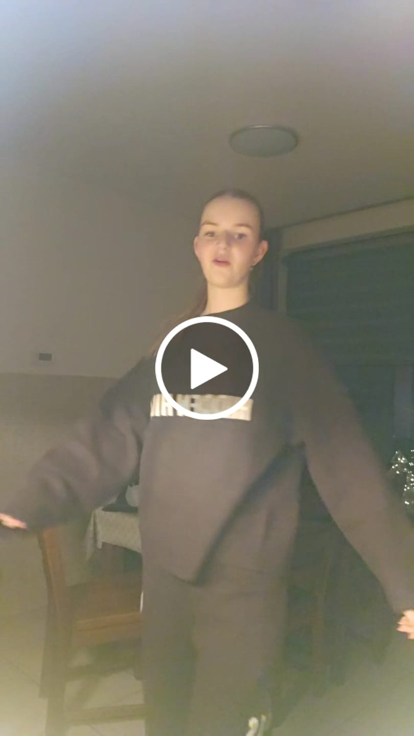 Customer video review of KNIT SWEATPANTS DARK BROWN