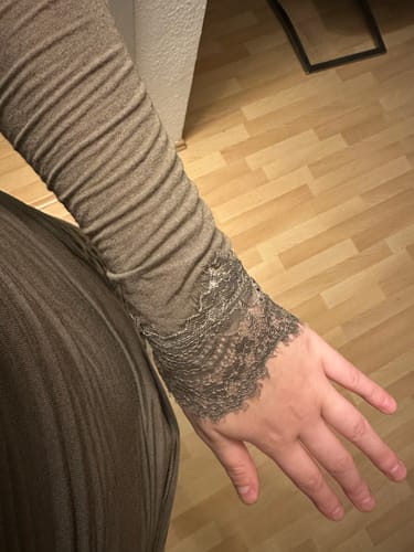 Customer photo review of Lace Cashmere Longsleeve - Taupe