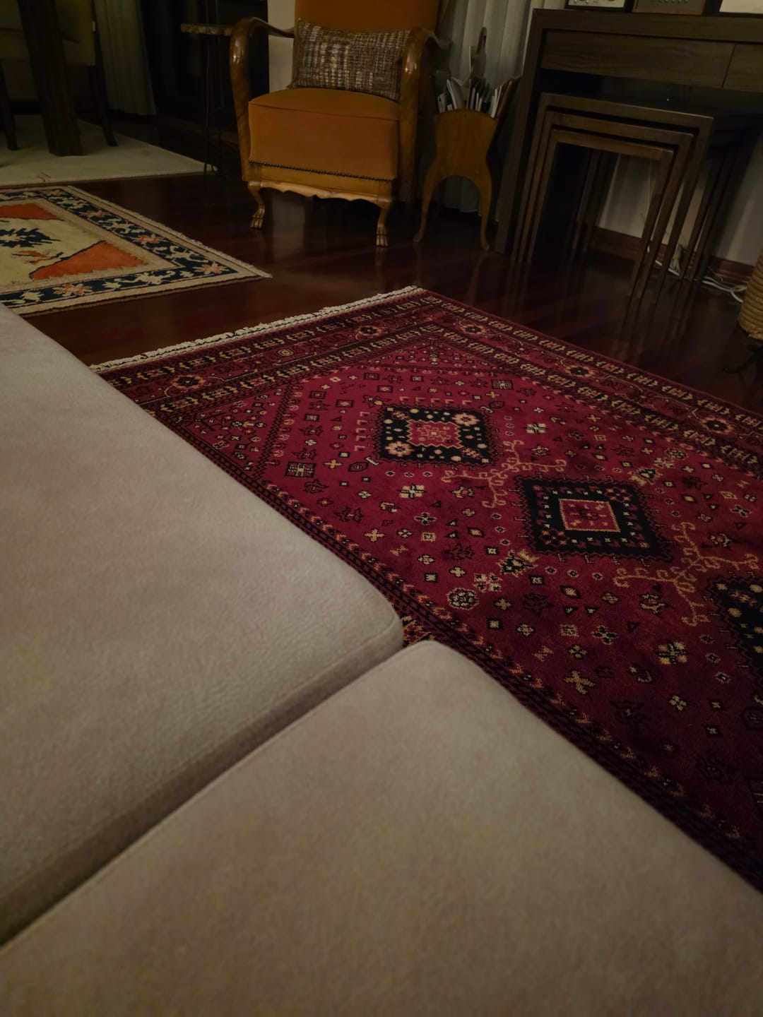 Customer photo review of Kabil Afgan Yağcıbedir Desenli El Emeğiyle Özel Tezgahlarda Üretilen Tensel Uşak Halısı 961 RED