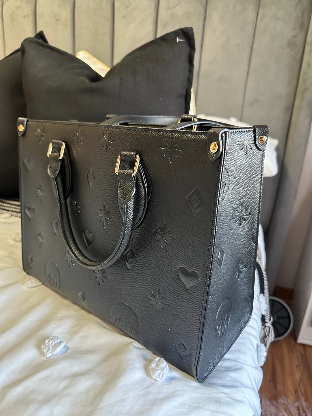Customer photo review of The Carryall Icon Tote