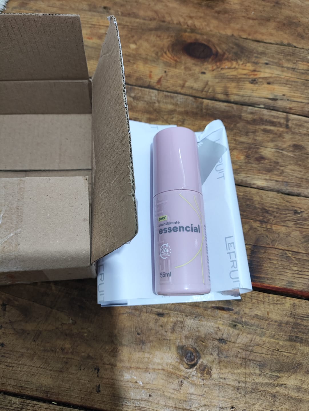 Customer photo review of Desodorante Essencial Teen