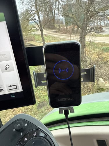 Customer photo review of GADGETME Handyhalterung Armlehne passend für Fendt ONE