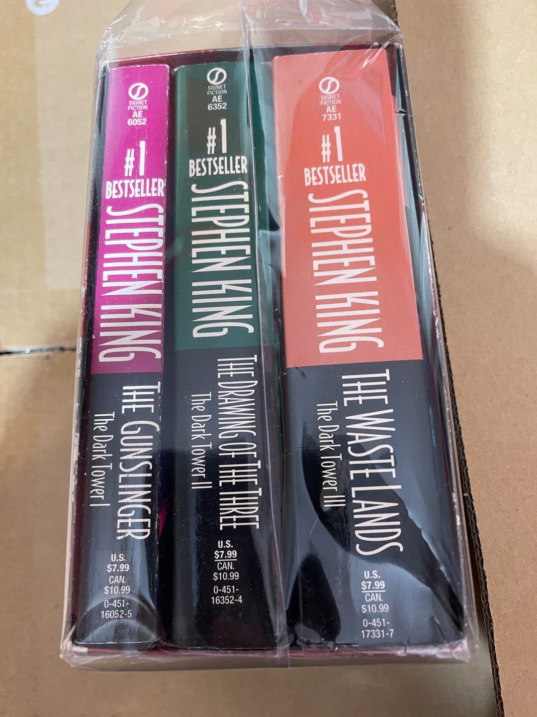 Customer photo review of The Dark Tower #1-3 by Stephen King [PAPERBACK BOX SET] 1997 • Signet