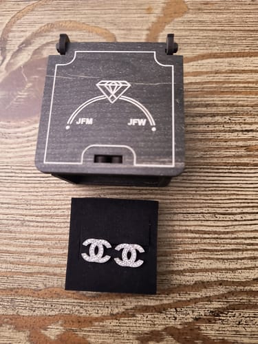 Customer photo review of Classic CC Earrings Gold-Plated Silver Crystal Studs